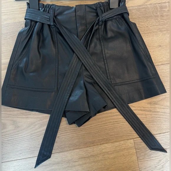 Blank NYC Black Faux Leather Shorts - Picture 3 of 6